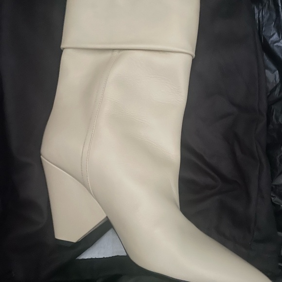 Cream YSL boot - Picture 3 of 5